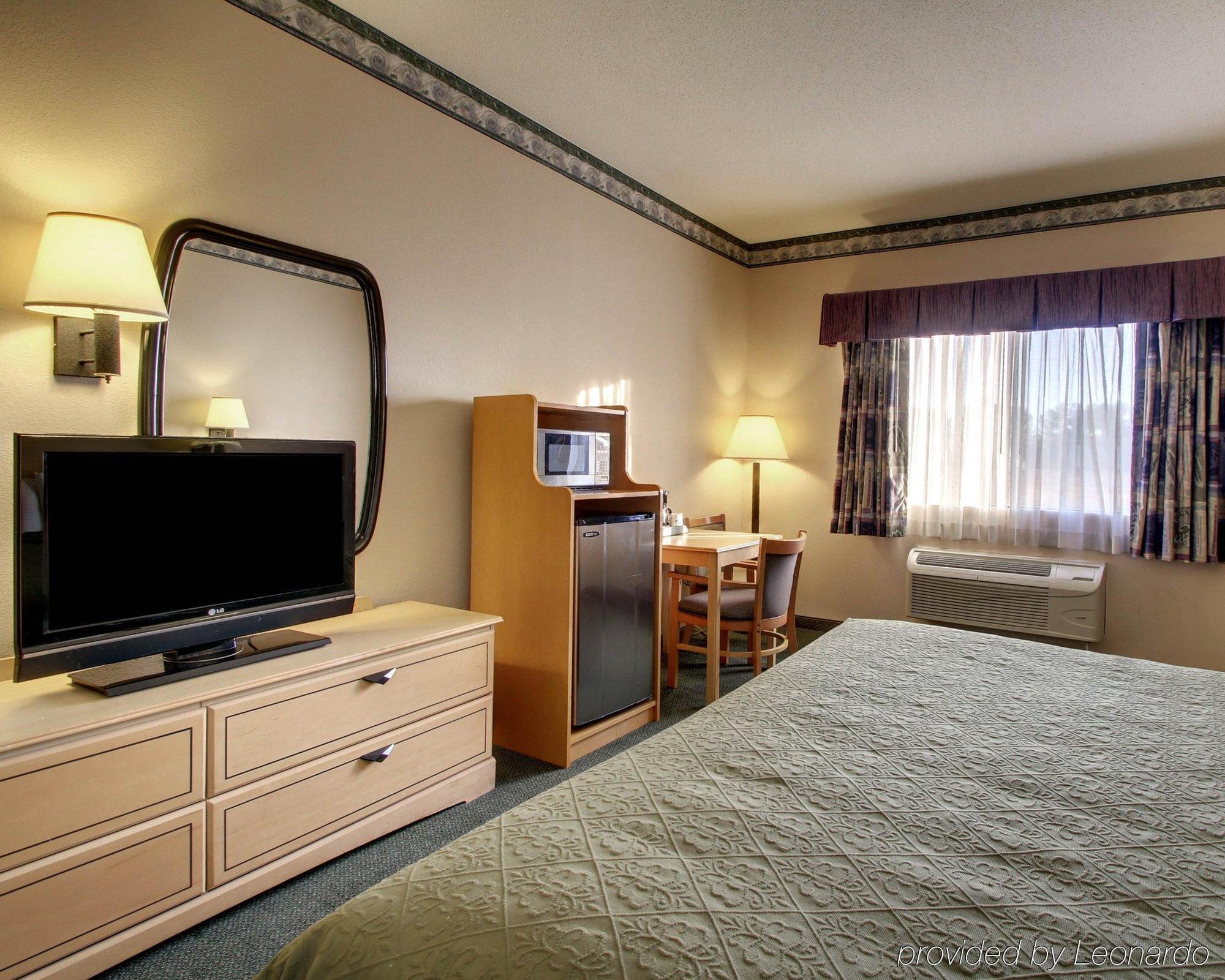 Quality Inn & Suites Pearl-Jackson Exterior photo