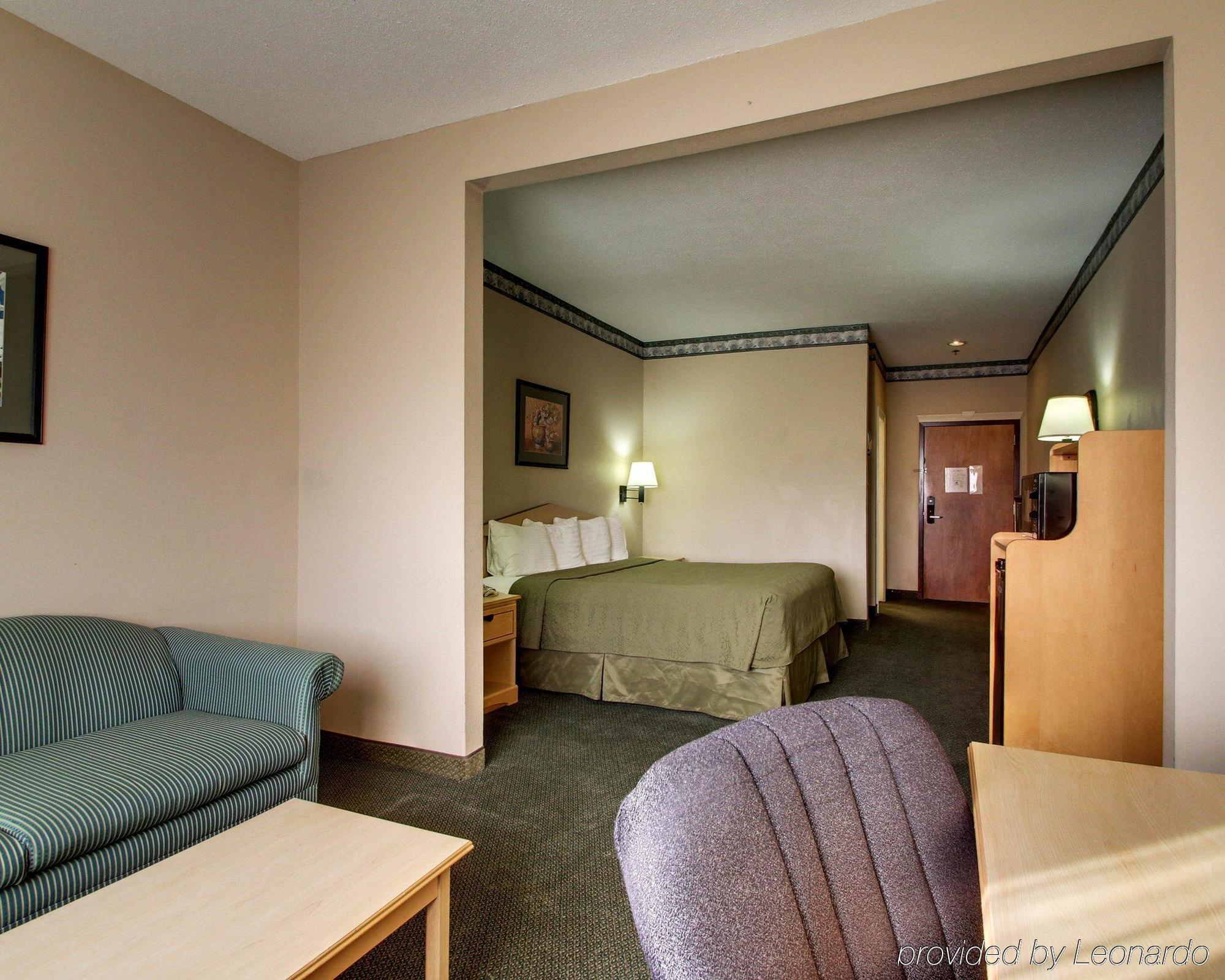 Quality Inn & Suites Pearl-Jackson Exterior photo