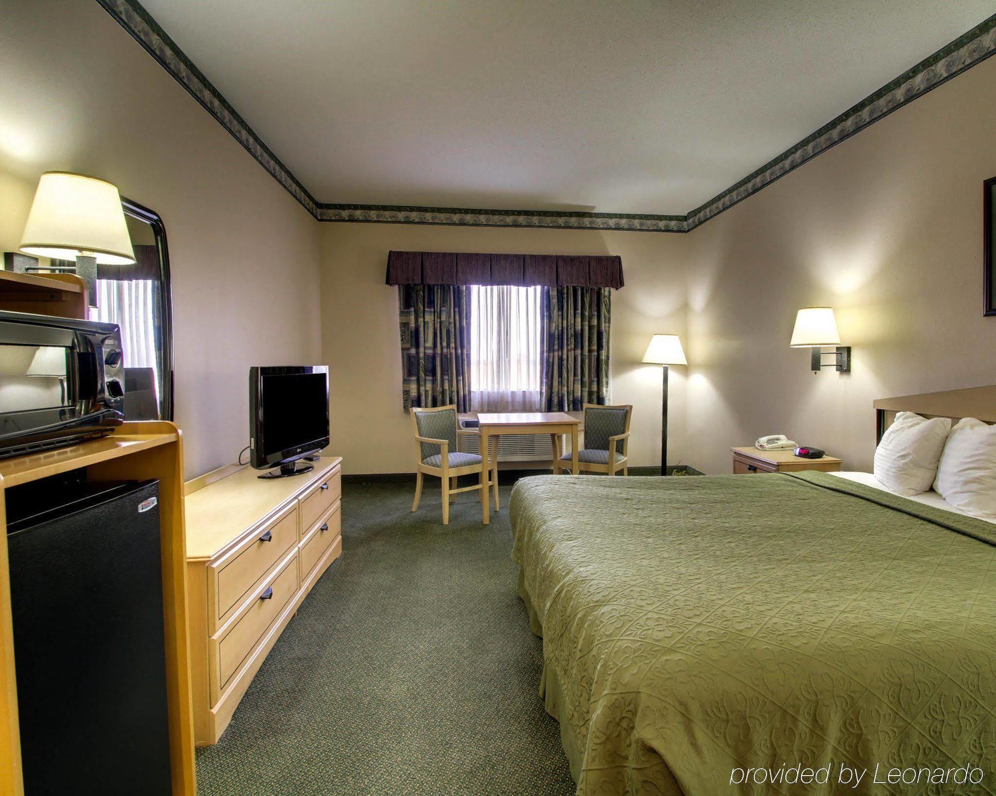 Quality Inn & Suites Pearl-Jackson Exterior photo